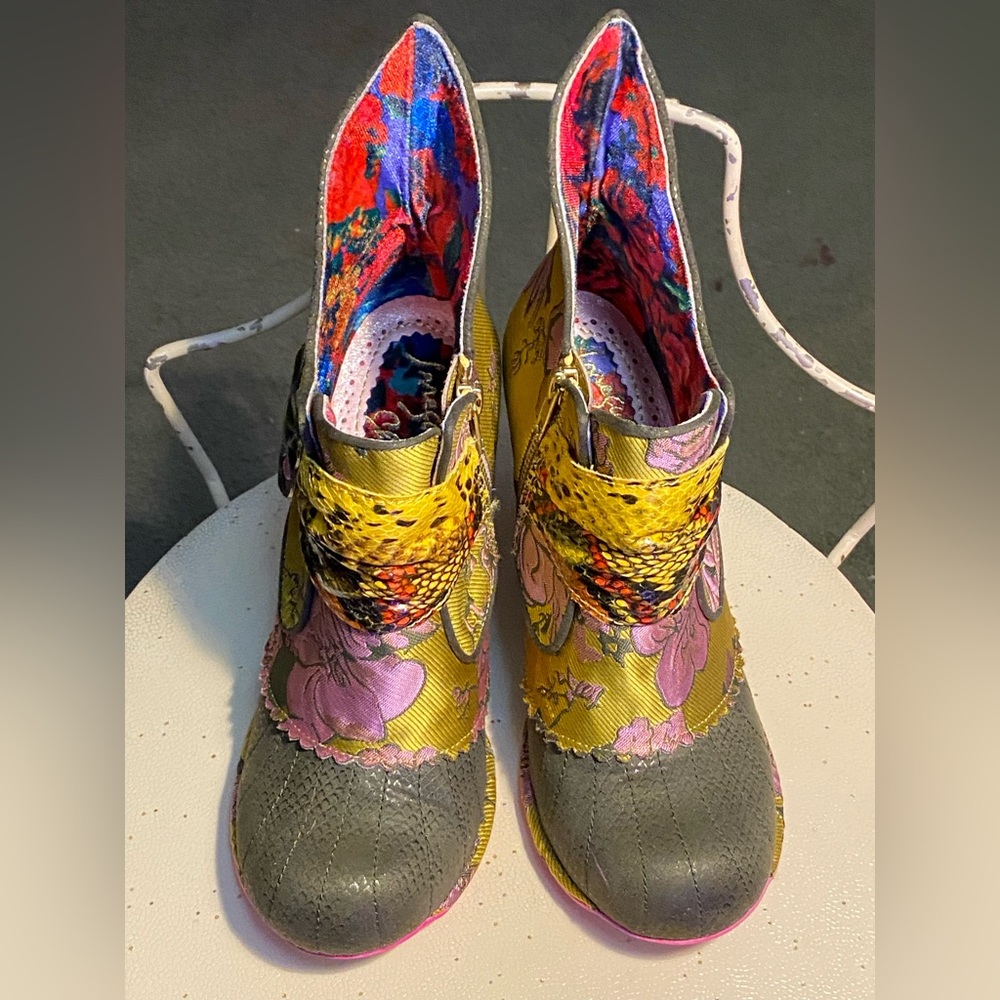 VTG Irregular Choice “Miaow” yellow floral tapestry bootie,Cat buckle,NIB, 39 UK - Picture 9 of 16